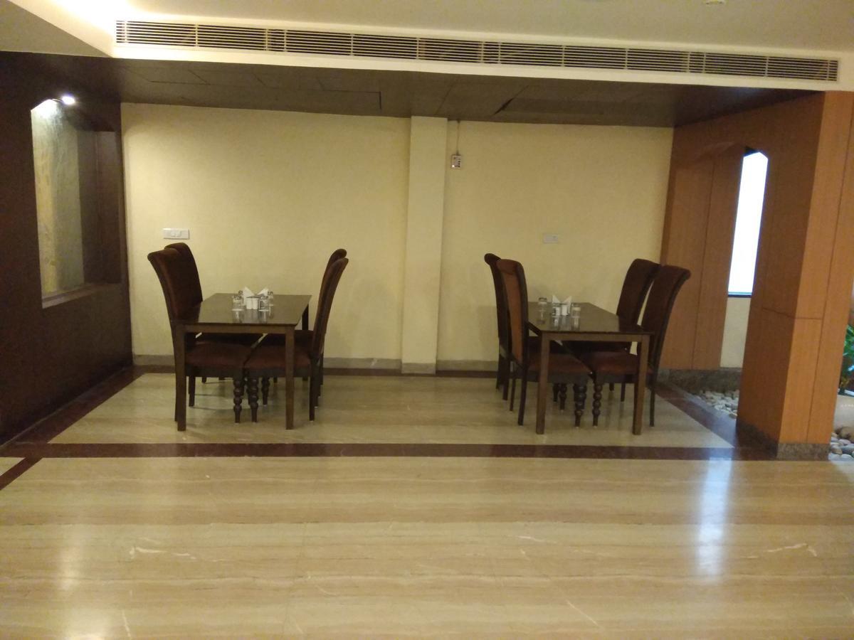 Capital O 7331 Hotel Downtown New Delhi Luaran gambar