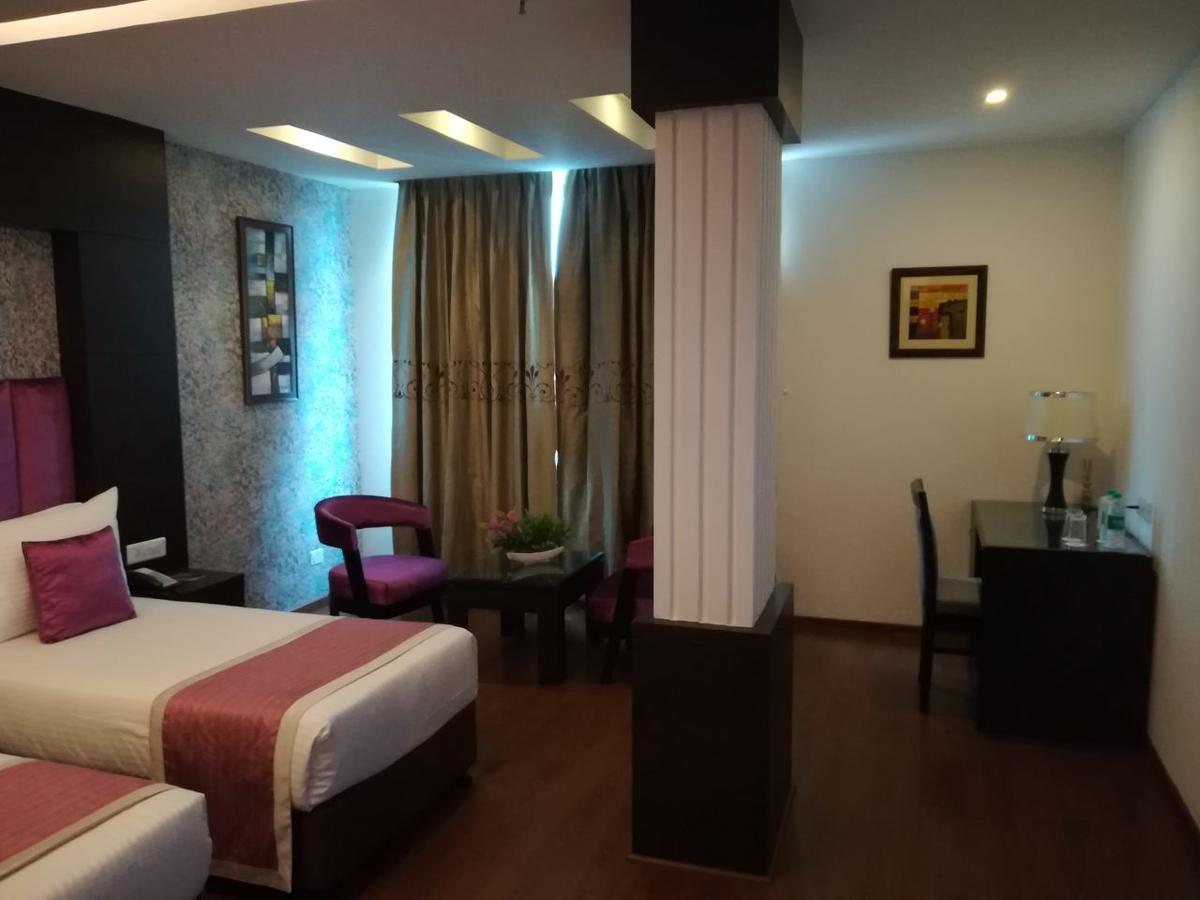Capital O 7331 Hotel Downtown New Delhi Luaran gambar