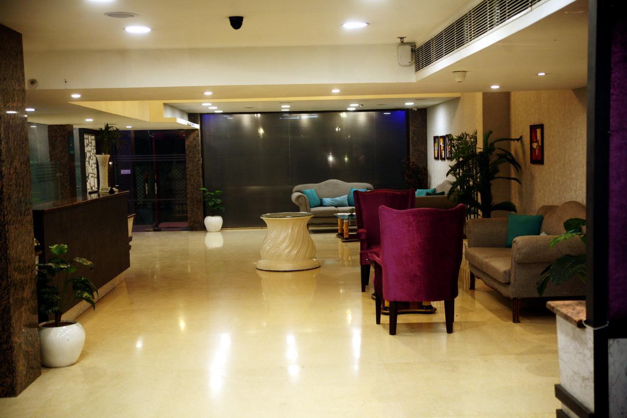 Capital O 7331 Hotel Downtown New Delhi Luaran gambar