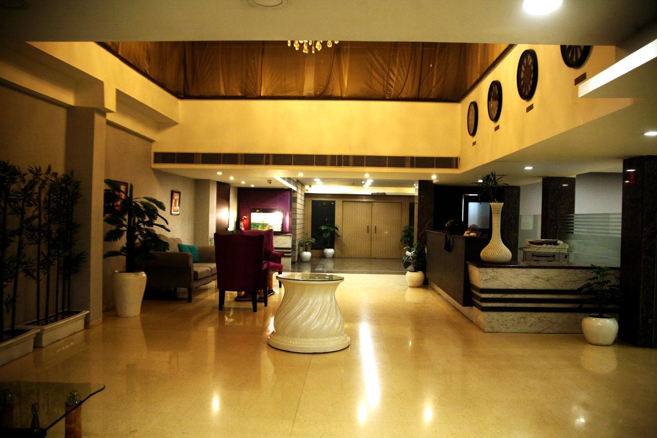Capital O 7331 Hotel Downtown New Delhi Luaran gambar