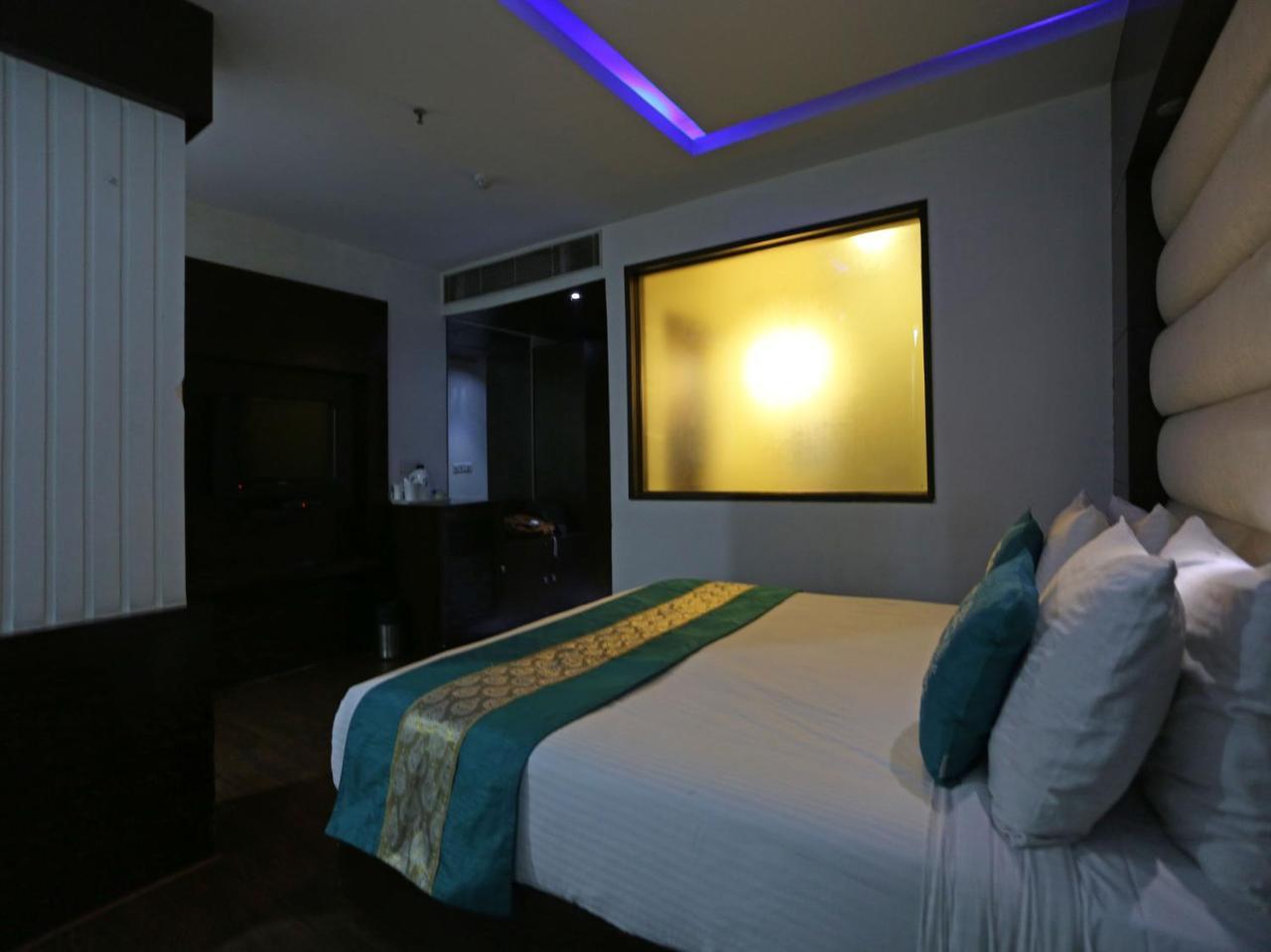 Capital O 7331 Hotel Downtown New Delhi Luaran gambar