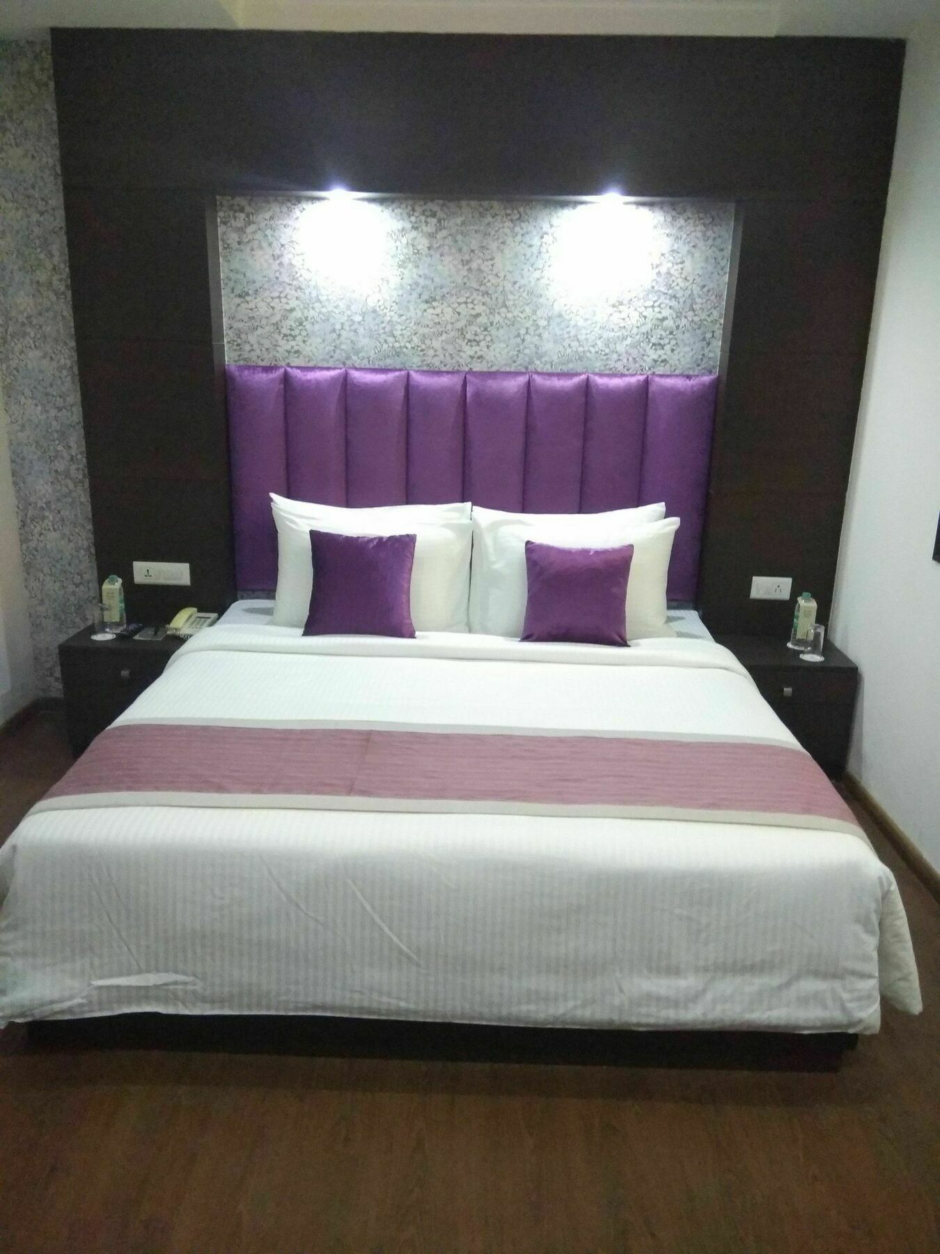 Capital O 7331 Hotel Downtown New Delhi Luaran gambar