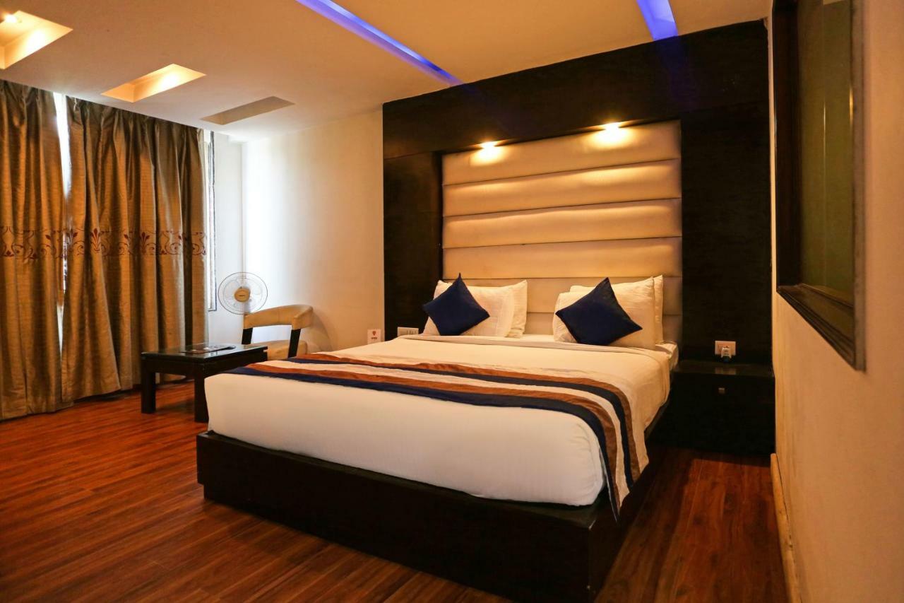 Capital O 7331 Hotel Downtown New Delhi Luaran gambar